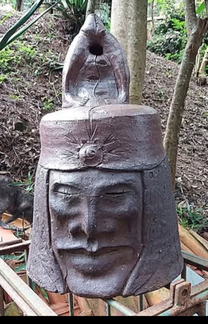 Alberto Cidraes - Guerreiro II - Altura: 40 cm Diâmetro: 27cm